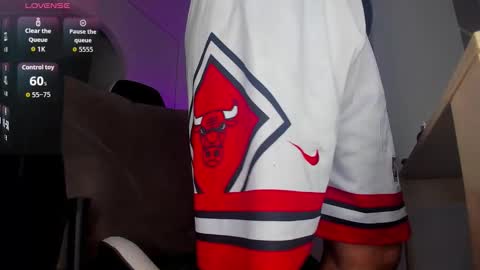 Snapshot of dereckhardd chatting on September 28, 2025, 5:57 am dereckhardd online show from September 28, 2025, 5:57 am