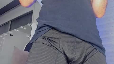 dereckhardd online show from March 3, 2026, 1:23 am