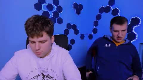 Snapshot of derek_hawk_ chatting on December 17, 2025, 9:48 am derek_hawk_ online show from December 17, 2025, 9:48 am