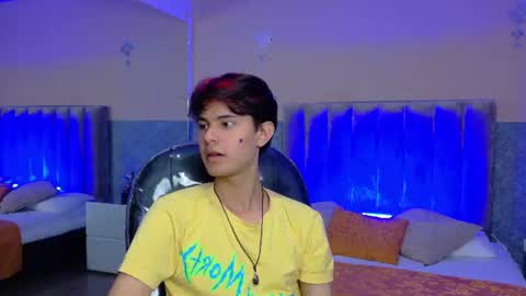 Snapshot of derek_sinn chatting on June 9, 2026, 8:20 pm derek_sinn online show from June 9, 2026, 8:20 pm