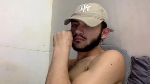 Snapshot of derek_smiith chatting on October 9, 2025, 3:37 am Derek smiith online show from October 9, 2025, 3:37 am