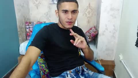 Snapshot of derek_storm_ chatting on September 24, 2025, 2:37 am D E R E K online show from September 24, 2025, 2:37 am