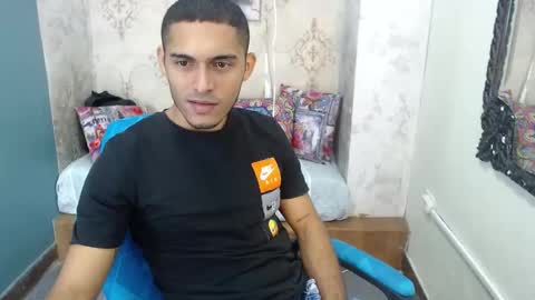 Snapshot of derek_storm_ chatting on September 26, 2025, 2:59 am D E R E K online show from September 26, 2025, 2:59 am