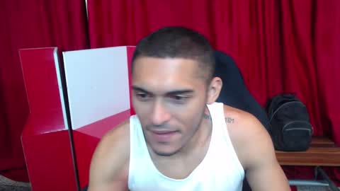 Snapshot of derek_storm_ chatting on September 27, 2025, 3:11 am D E R E K online show from September 27, 2025, 3:11 am