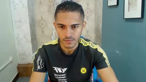 Snapshot of derek_storm_ chatting on November 13, 2025, 12:04 pm D E R E K online show from November 13, 2025, 12:04 pm