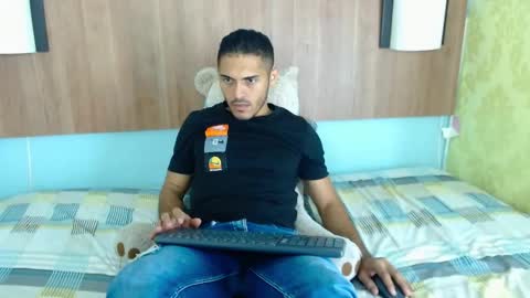 Snapshot of derek_storm_ chatting on December 5, 2025, 12:14 pm D E R E K online show from December 5, 2025, 12:14 pm