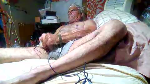 derick1961 online show from May 25, 2026, 5:35 am