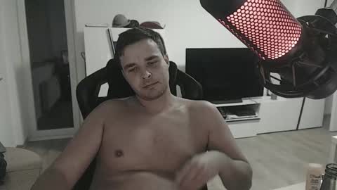 dershark online show from October 31, 2025, 4:57 am