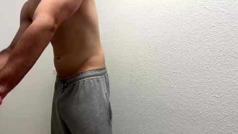 Snapshot of dertom_xxx chatting on November 25, 2025, 5:07 am Tom online show from November 25, 2025, 5:07 am