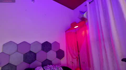 TORI AND MR. BEAR online show from April 10, 2026, 1:16 pm