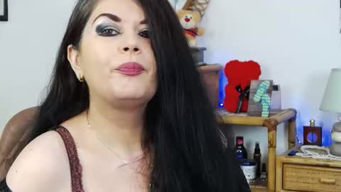 HellenMoon online show from November 14, 2025, 8:46 am