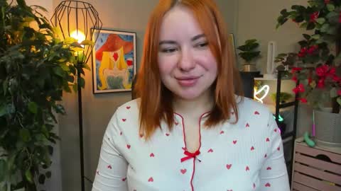 LAYLA online show from November 12, 2025, 7:42 am