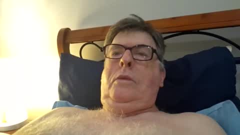 Desmon1958 online show from April 1, 2026, 6:49 pm