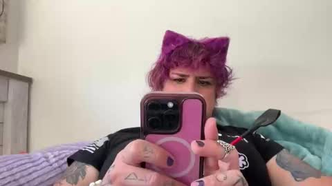 Snapshot of desmondks chatting on October 21, 2025, 7:25 pm Dezmond online show from October 21, 2025, 7:25 pm