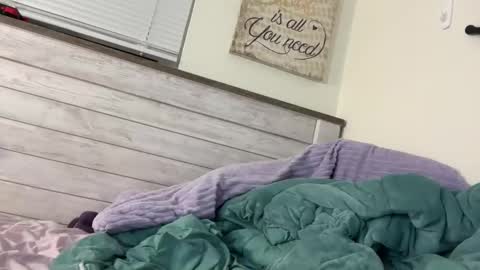 Snapshot of desmondks chatting on November 24, 2025, 7:30 am Dezmond online show from November 24, 2025, 7:30 am