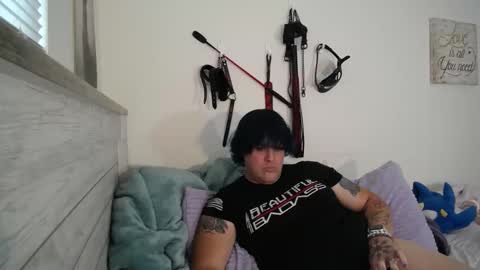 Snapshot of desmondks chatting on November 30, 2025, 11:31 pm Dezmond online show from November 30, 2025, 11:31 pm