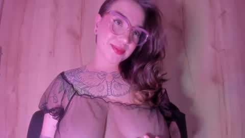 Deva Blue online show from September 9, 2025, 4:23 am