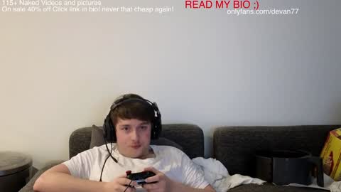 Snapshot of devantheplug chatting on December 13, 2024, 5:27 am Devan online show from December 13, 2024, 5:27 am