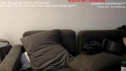 Snapshot of devantheplug chatting on March 10, 2025, 2:05 pm Devan online show from March 10, 2025, 2:05 pm