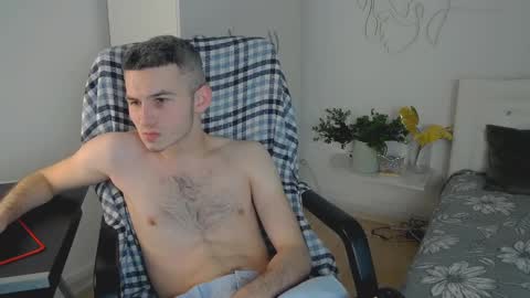 devin_ho online show from February 12, 2025, 4:54 am