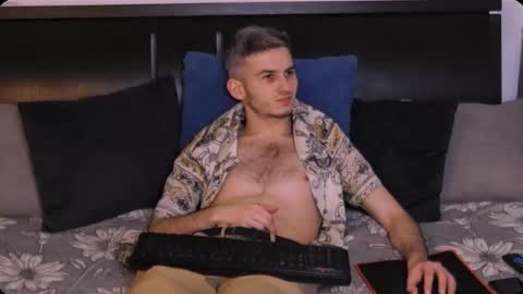 devin_ho online show from January 14, 2026, 8:31 am