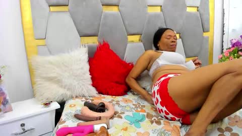 Snapshot of devorasexy2 chatting on December 23, 2024, 2:07 pm Devora.. online show from December 23, 2024, 2:07 pm