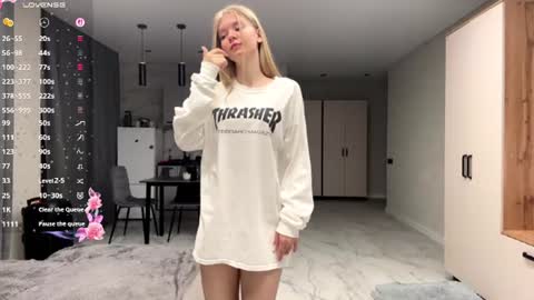 dewdropdoll online show from June 27, 2026, 8:36 pm