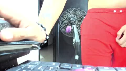 thumb up me please its important online show from February 8, 2026, 8:51 am