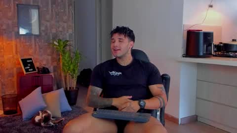 JULIAN online show from November 17, 2025, 8:47 pm