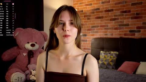 Kira online show from October 6, 2025, 5:43 pm