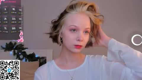 Kira online show from January 12, 2026, 2:22 pm