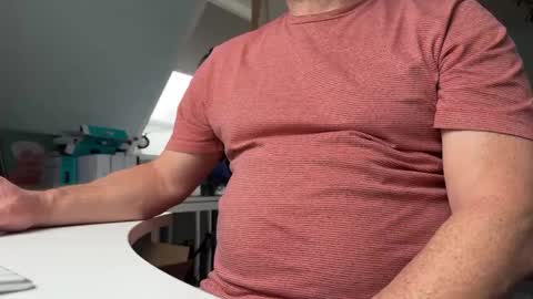 Snapshot of dhrobbert chatting on January 18, 2025, 11:00 am Robbert online show from January 18, 2025, 11:00 am