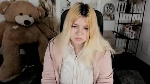 Dia online show from January 18, 2026, 7:28 pm