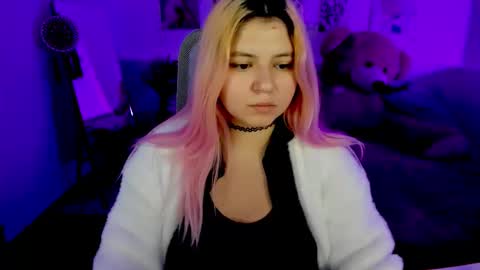 Dia online show from February 14, 2026, 7:21 pm