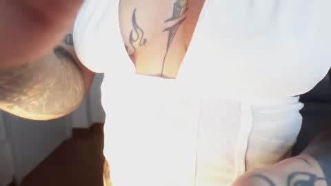 Snapshot of diamon_kataleya chatting on February 9, 2026, 1:15 pm Melissa My schedule 10pm time Colombia online show from February 9, 2026, 1:15 pm