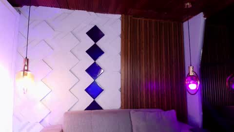 Camila and Megan online show from January 16, 2026, 10:52 am