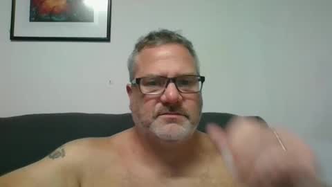 Snapshot of diamond_couple_82 chatting on October 19, 2025, 6:25 am diamond_couple_82 online show from October 19, 2025, 6:25 am