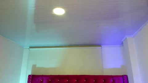 diamond_juliana_ online show from April 15, 2026, 3:35 am