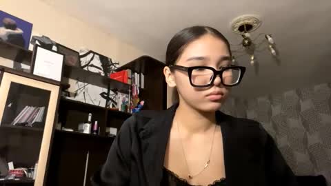 Julia online show from February 6, 2026, 11:24 am