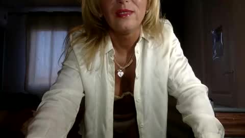 diana583578 online show from May 15, 2026, 5:09 pm