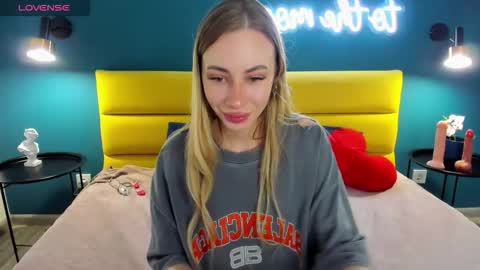 Diana  online show from March 26, 2026, 1:44 am