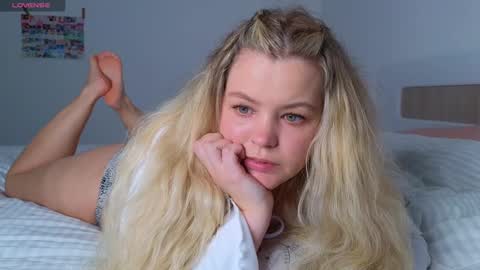 Snapshot of dianaholiday chatting on October 25, 2025, 12:45 pm Olga online show from October 25, 2025, 12:45 pm