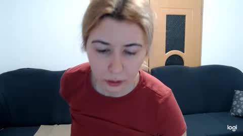 Snapshot of dianasmiey7 chatting on January 14, 2025, 5:23 pm dianasmiey7 online show from January 14, 2025, 5:23 pm