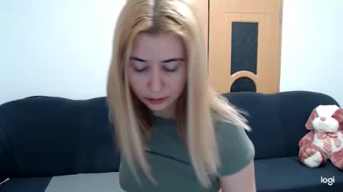 Snapshot of dianasmiey7 chatting on February 13, 2025, 5:54 pm dianasmiey7 online show from February 13, 2025, 5:54 pm