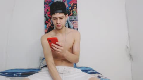dick_boy_18 online show from May 14, 2026, 2:35 pm