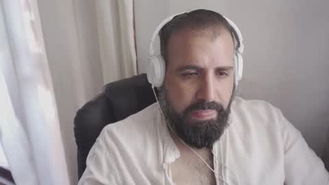 Snapshot of dicristalino chatting on December 17, 2025, 2:34 pm Cristian Dipolino online show from December 17, 2025, 2:34 pm