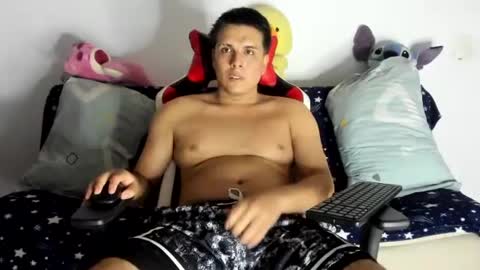 Snapshot of diegodelgado200521 chatting on June 18, 2026, 4:35 am alexerdiego online show from June 18, 2026, 4:35 am