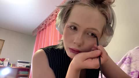 Snapshot of diegomiley chatting on May 13, 2026, 9:44 pm Lilit online show from May 13, 2026, 9:44 pm