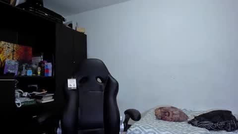 diiego_xxx online show from April 18, 2026, 9:57 am