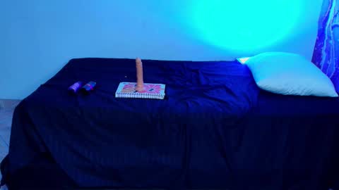 diiosa_latina online show from March 19, 2026, 8:24 pm